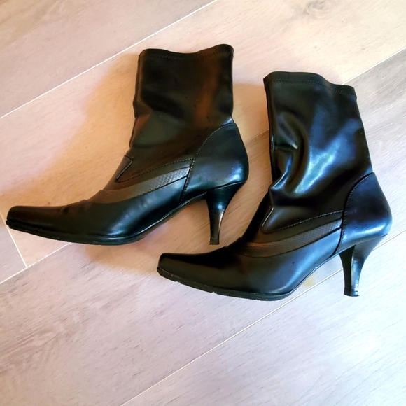 Leather boot - Picture 1 of 11